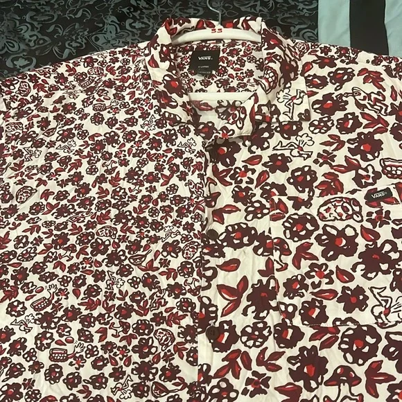 Vans Men's Red and White Split Floral Shirt, stylish, size XL - Picture 5 of 9